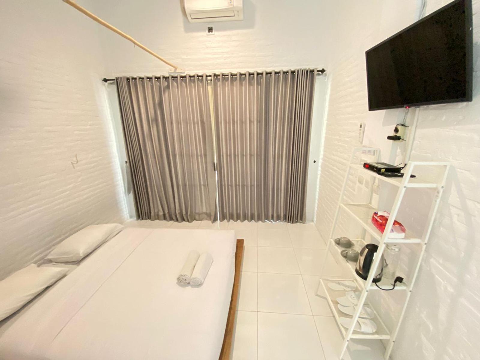 Pasir Putih Resort & Resto Maluk Eksteriør billede