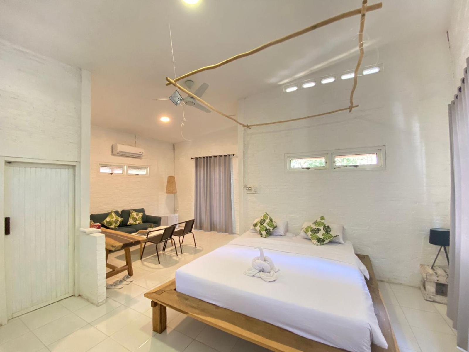 Pasir Putih Resort & Resto Maluk Eksteriør billede
