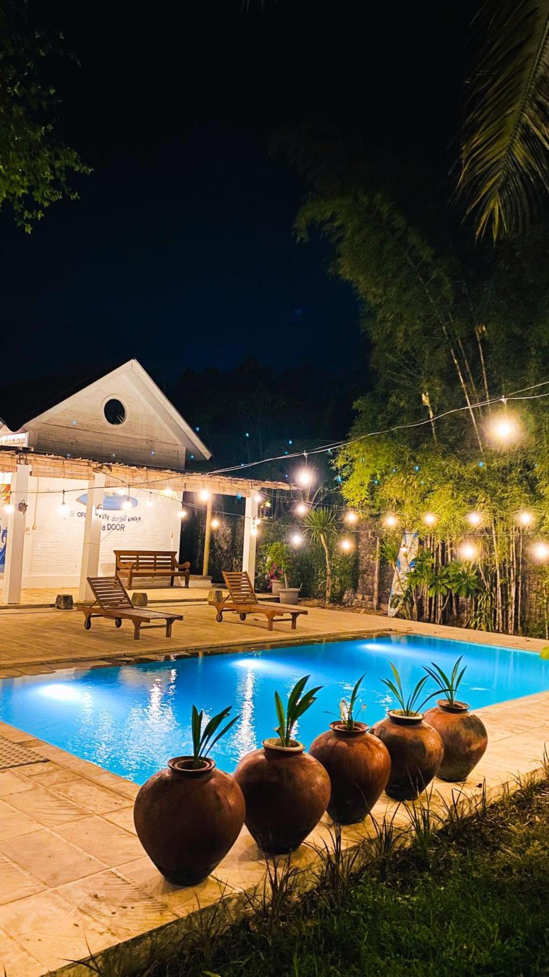 Pasir Putih Resort & Resto Maluk Eksteriør billede