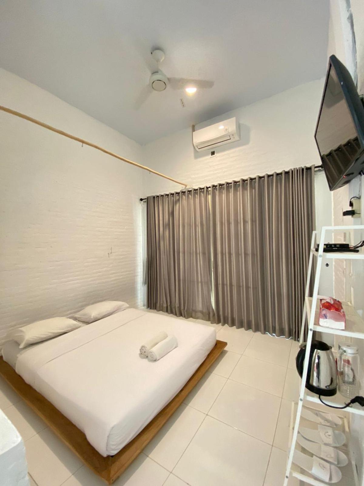 Pasir Putih Resort & Resto Maluk Eksteriør billede