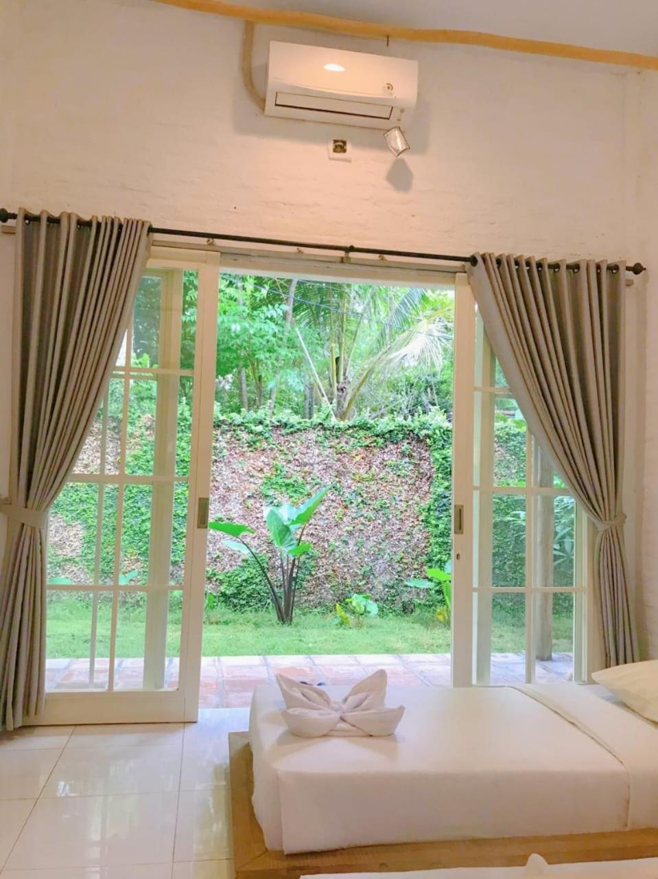 Pasir Putih Resort & Resto Maluk Eksteriør billede